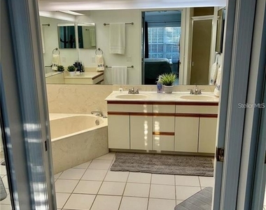 7186 Lakeside Drive - Photo Thumbnail 12
