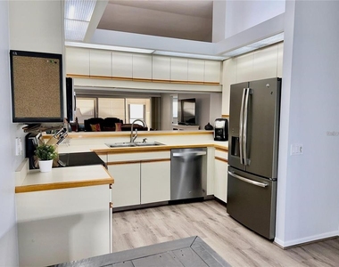 7186 Lakeside Drive - Photo Thumbnail 3