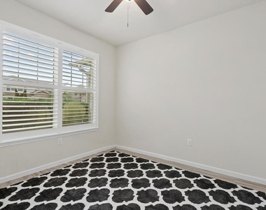 3331 Chestertown Loop - Photo Thumbnail 4
