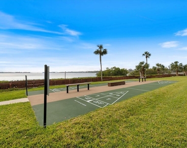1604 Stickney Point Road - Photo Thumbnail 23