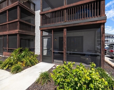 1604 Stickney Point Road - Photo Thumbnail 18