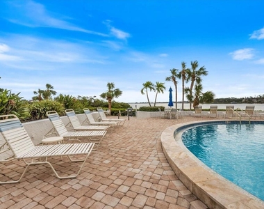 1604 Stickney Point Road - Photo Thumbnail 21