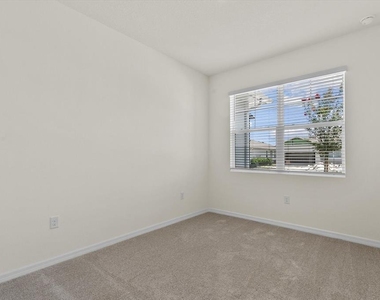7562 Sea Oak Court - Photo Thumbnail 19