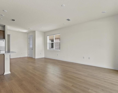 7562 Sea Oak Court - Photo Thumbnail 7