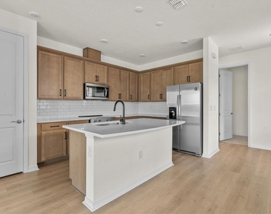 7562 Sea Oak Court - Photo Thumbnail 8