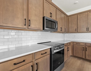 7562 Sea Oak Court - Photo Thumbnail 11