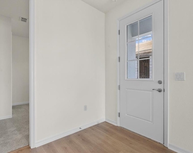 7562 Sea Oak Court - Photo Thumbnail 4