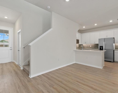 7566 Sea Oak Court - Photo Thumbnail 4