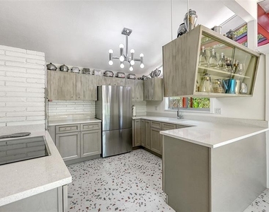 4830 Higel Avenue - Photo Thumbnail 22