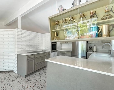 4830 Higel Avenue - Photo Thumbnail 27