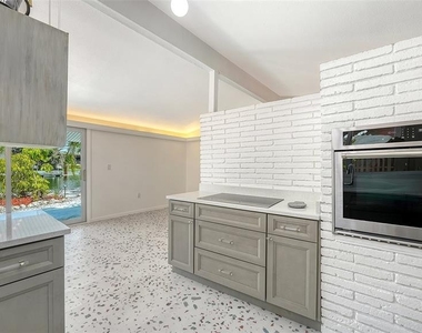 4830 Higel Avenue - Photo Thumbnail 24