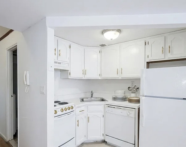 40 East 12th Street - Photo Thumbnail 4