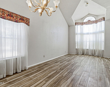 7765 Dianjou Drive - Photo Thumbnail 8