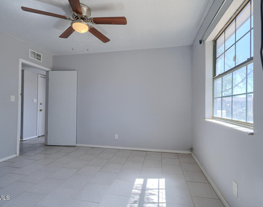 10368 Potencia Drive - Photo Thumbnail 6