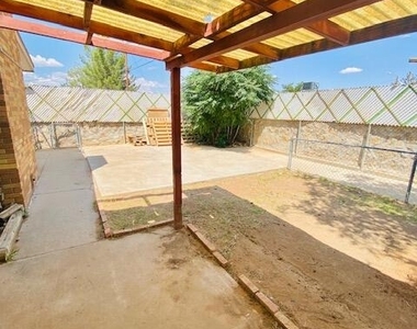9406 Montgomery Drive - Photo Thumbnail 23