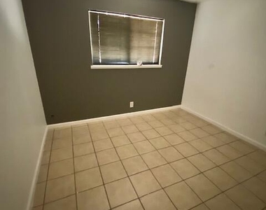 9406 Montgomery Drive - Photo Thumbnail 14