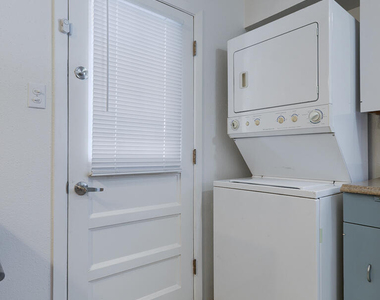 2927 Harrison Avenue - Photo Thumbnail 25