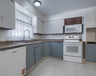 2927 Harrison Avenue - Photo Thumbnail 20