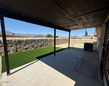 10041 Paloma Drive - Photo Thumbnail 6