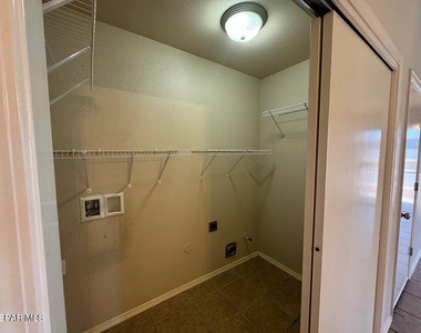 10041 Paloma Drive - Photo Thumbnail 39