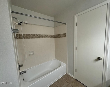 10041 Paloma Drive - Photo Thumbnail 28