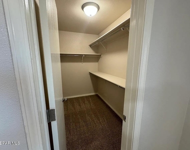 10041 Paloma Drive - Photo Thumbnail 25