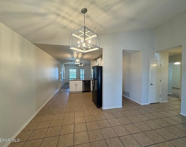 10041 Paloma Drive - Photo Thumbnail 16