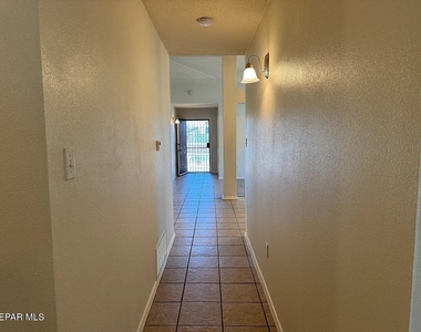 10041 Paloma Drive - Photo Thumbnail 18