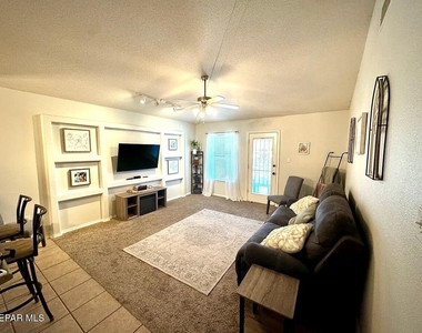10041 Paloma Drive - Photo Thumbnail 32