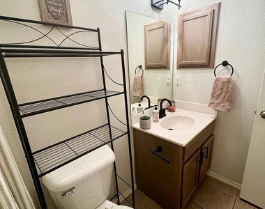 10041 Paloma Drive - Photo Thumbnail 9