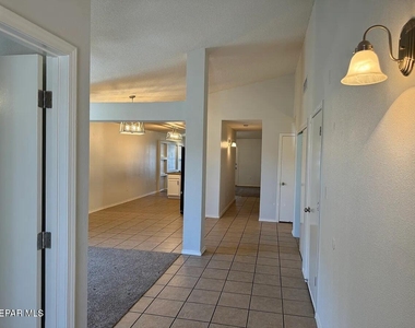 10041 Paloma Drive - Photo Thumbnail 38