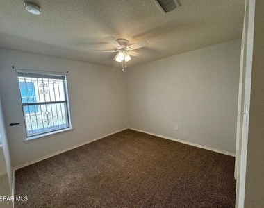 10041 Paloma Drive - Photo Thumbnail 12