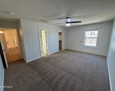 10041 Paloma Drive - Photo Thumbnail 24