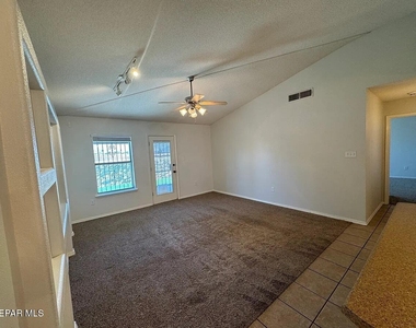 10041 Paloma Drive - Photo Thumbnail 31