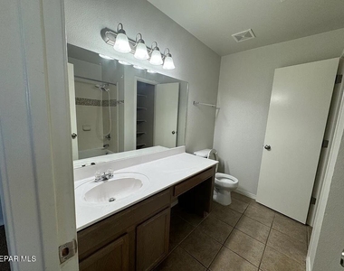 10041 Paloma Drive - Photo Thumbnail 29