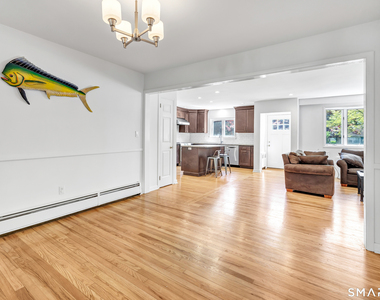 46 Waller Road - Photo Thumbnail 14
