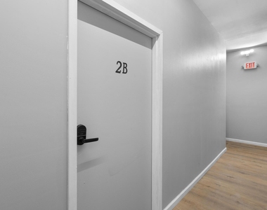 140 Grand Street - Photo Thumbnail 4