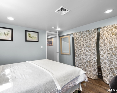 111 Judd Street - Photo Thumbnail 3