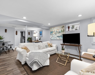 111 Judd Street - Photo Thumbnail 10