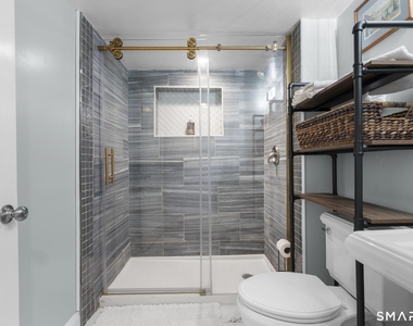 111 Judd Street - Photo Thumbnail 13