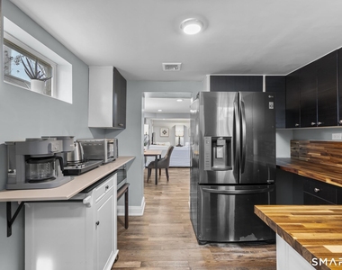 111 Judd Street - Photo Thumbnail 2