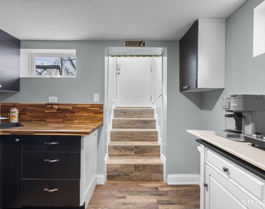 111 Judd Street - Photo Thumbnail 7