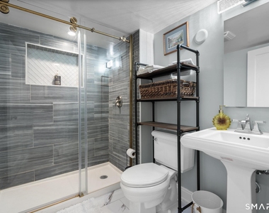111 Judd Street - Photo Thumbnail 12