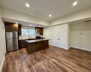 950 Lindley Street - Photo Thumbnail 7