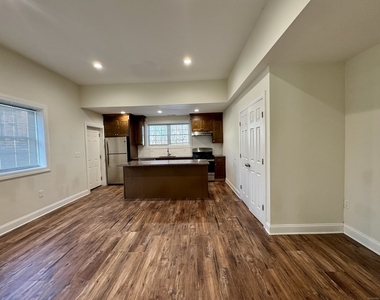 950 Lindley Street - Photo Thumbnail 10