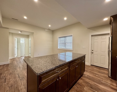 950 Lindley Street - Photo Thumbnail 4