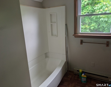 226 Hillside Avenue - Photo Thumbnail 7