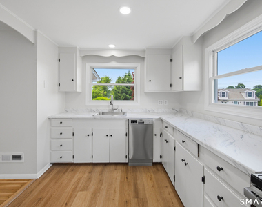 5 Lilac Lane - Photo Thumbnail 8