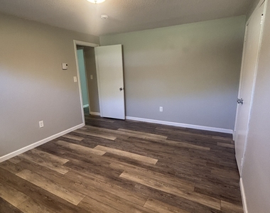 3 White Oak Road - Photo Thumbnail 22