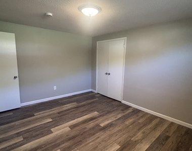 3 White Oak Road - Photo Thumbnail 19